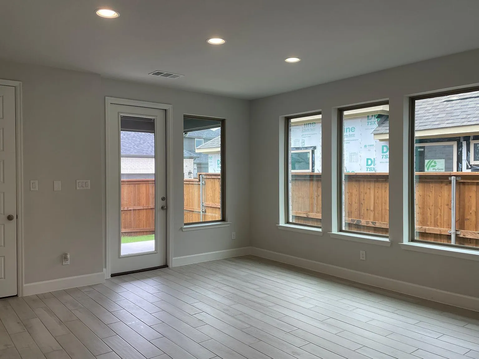 4 bed, 3.5 bath, 2846 sqft, $3,200 — Photo 4