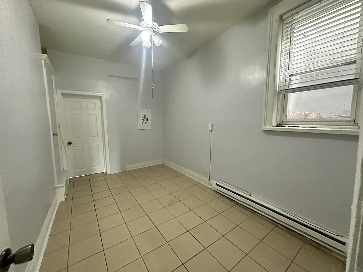 Photo 2 of 6 - 207 15th St #1L - Jersey City, NJ Building Photo - 207 15th St #1L