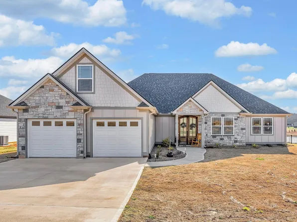 637 Berry Rd, Boiling Springs, SC 29316