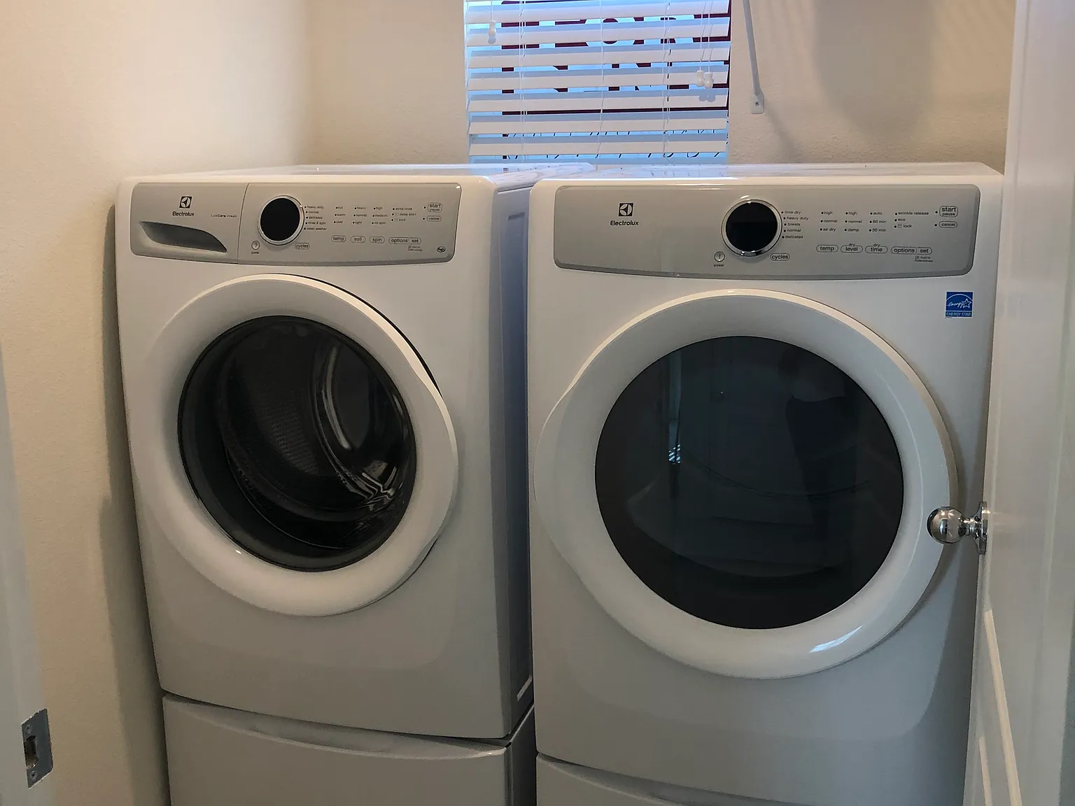 3 bed, 1600 sqft, $2,300 — Photo 4