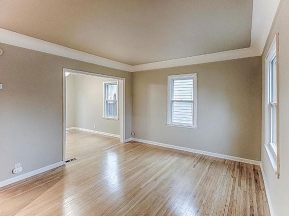 Living room (option to leave furnished)