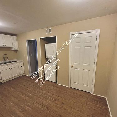 3rd image of 3620 Yarbrough Ave APT E