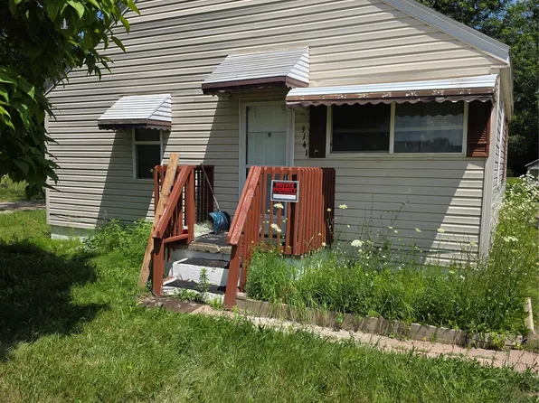 3141 Myrton St, Burton, MI 48529