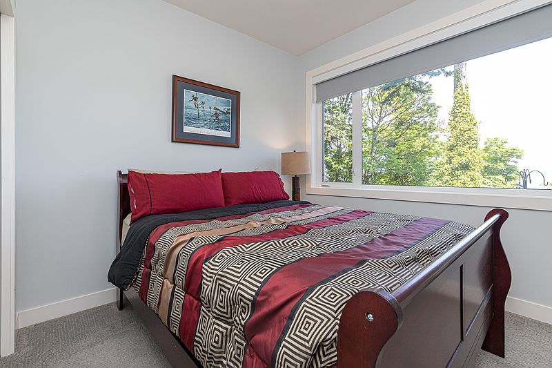 Saanich House for rent - 3 Bedrooms — photo 36