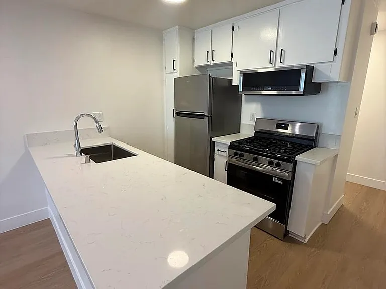 5307 Sepulveda Blvd. — Photo 9