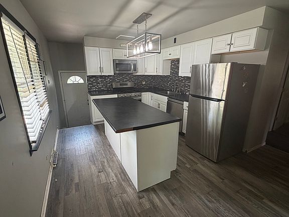 4th image of 834 W Strieff Ln