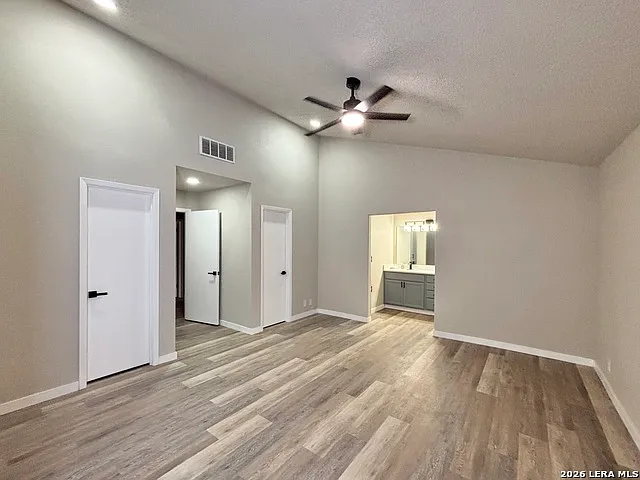 5202 Metcalf — Photo 14