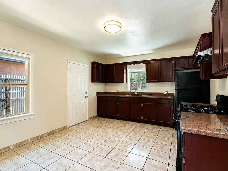 115 S Palomas Ave — Photo 14