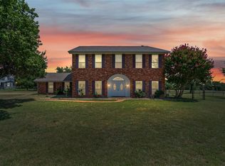 105 Country Green Ct, Weatherford, TX 76087