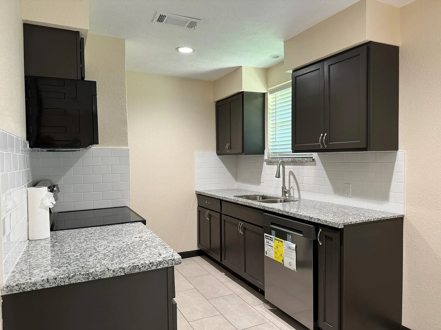 3 bed, 2.0 bath, 1137 sqft, $1,675 — Photo 4