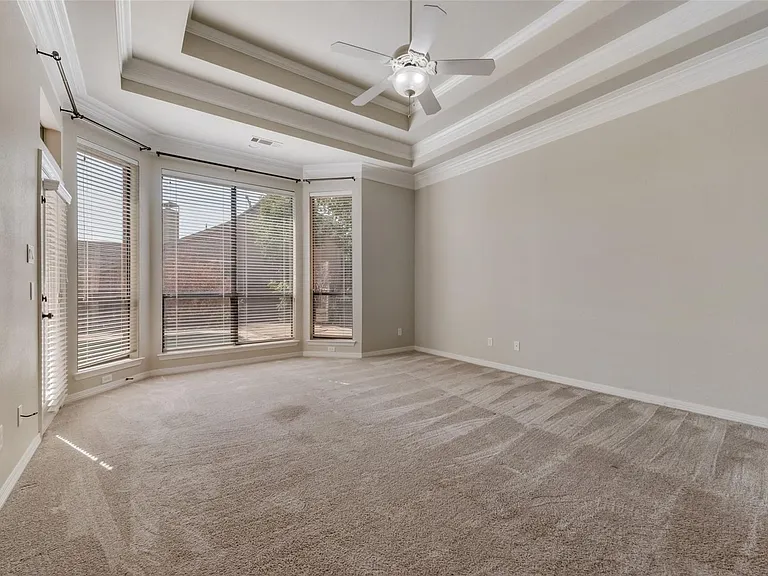 1433 Montgomery Ln — Photo 10