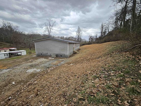4th image of 195 Township Road 279 E
