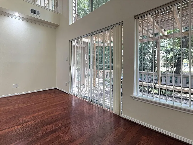 31 N Lakeridge Cir — Photo 6