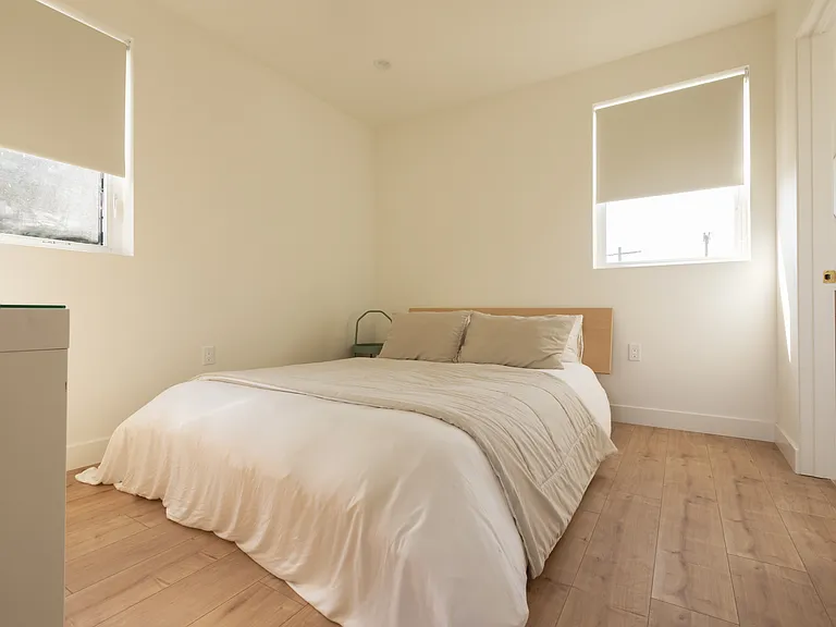 333 Stowe Ter #1/2 — Photo 7