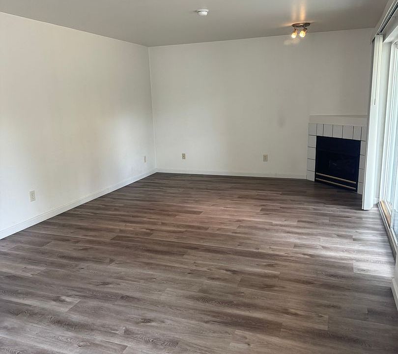 1st image of 1014 37th St SE #925