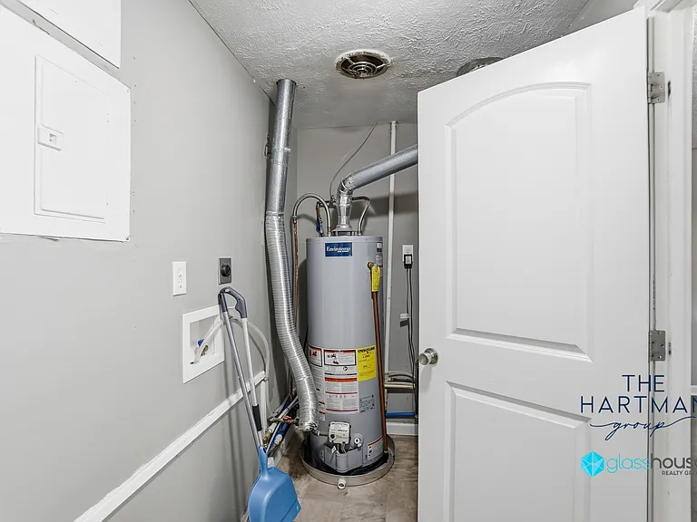 5455 Storck Dr — Photo 24