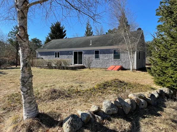 88 Hopps Farm Rd, West Tisbury, MA 02575