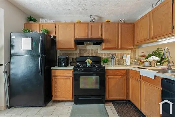 3788 Meadow Creek Dr — Photo 6