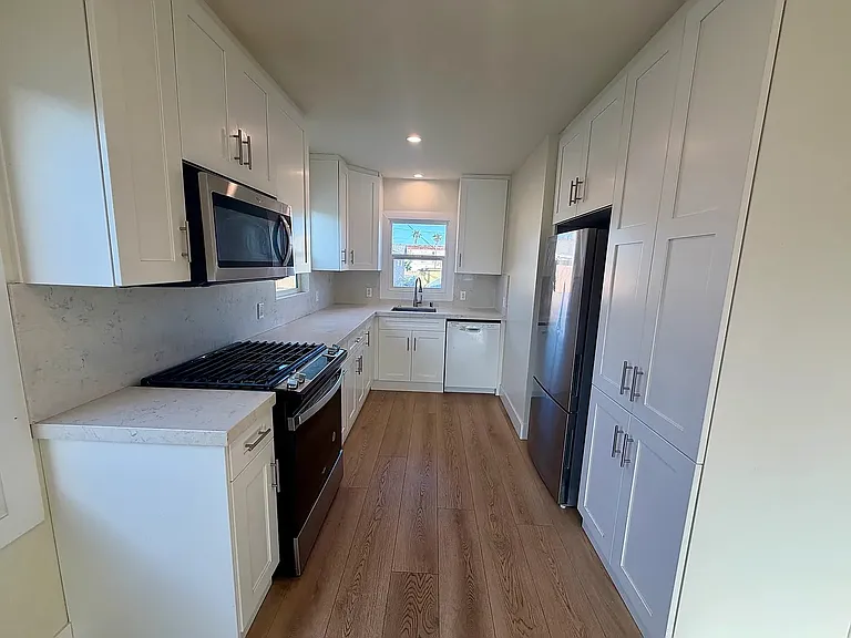1122 Orizaba Ave #1122 — Photo 4