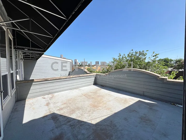 1813 S Ervay St — Photo 26