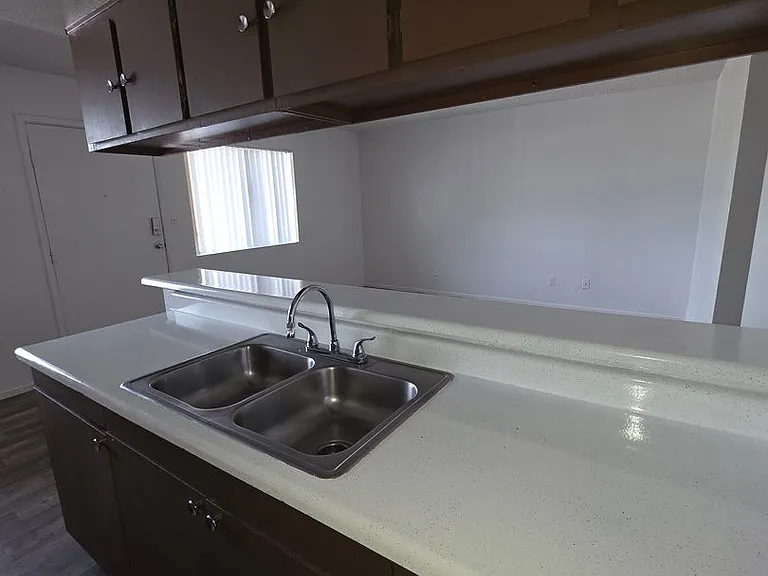 Canyon 35 Apartments — Photo 27