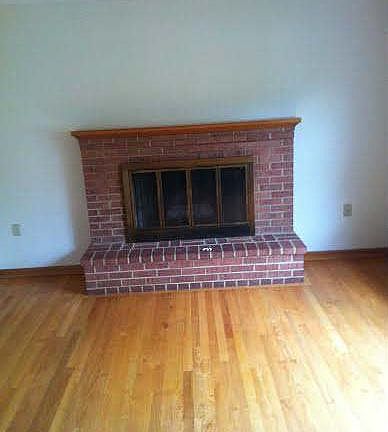 4th image of 440 Superior Ave