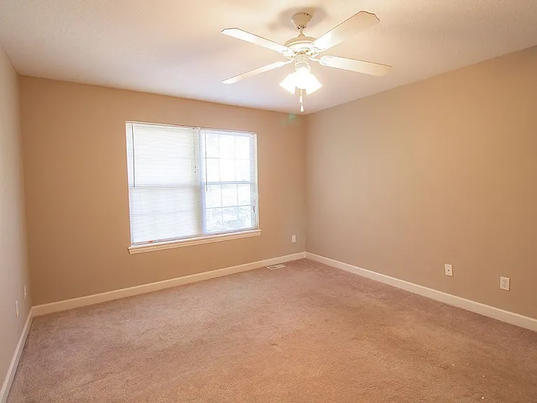 1311 Raleigh Dr — Photo 20