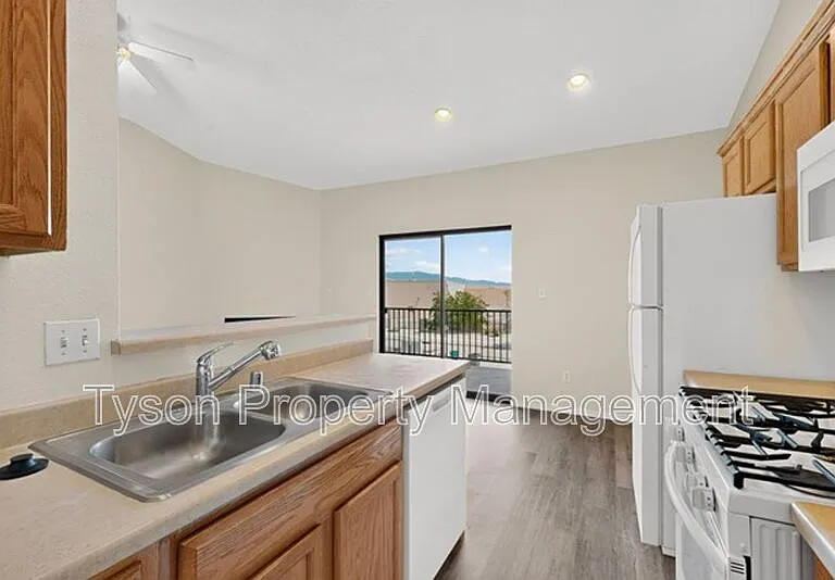 4209 Ridgeway Ct SE #D — Photo 10