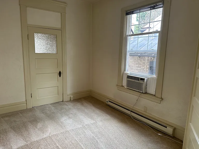 1303 W Hays St — Photo 10