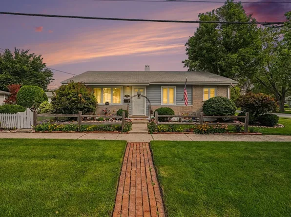 17156 Walter St, Lansing, IL 60438
