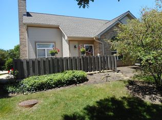 154 Canterbury Ct, Bloomingdale, IL