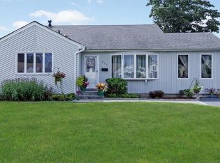 258 E 4th St, Deer Park, NY