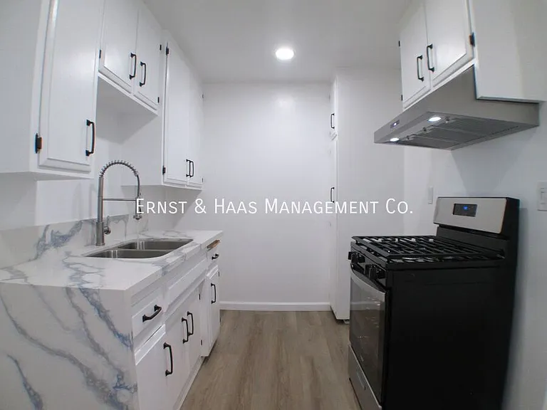 2223 E Spaulding St #7 — Photo 8