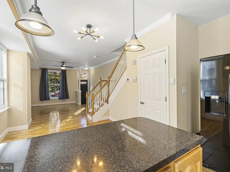 635 S Fagley St — Photo 15