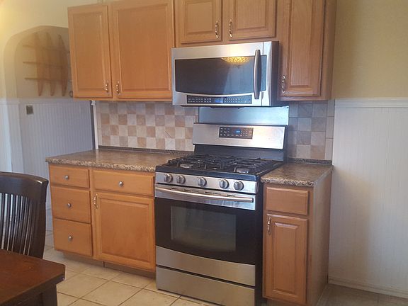 3rd image of 605 Highland Ave