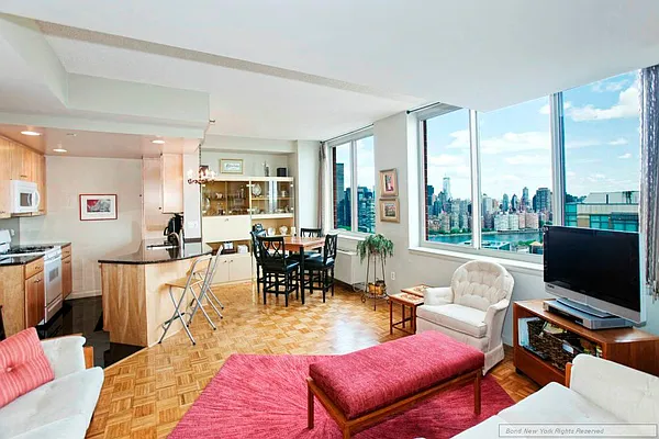 Sold by Bond New York | media 29