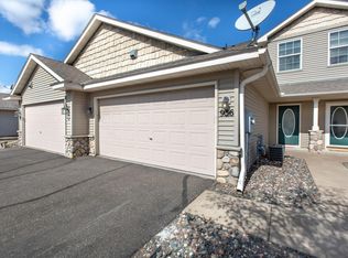 936 Golden Way, Isanti, MN 55040