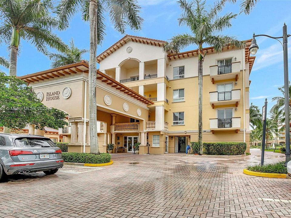 1st image of 16135 Emerald Estates Dr APT 468