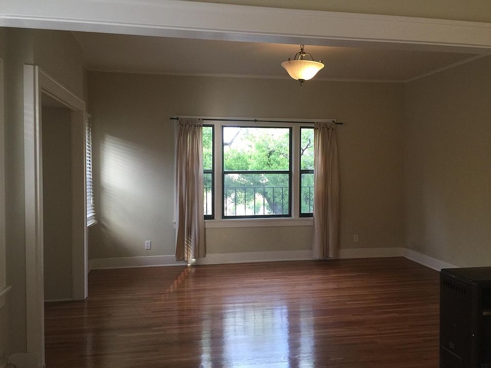 1st image of 129 N Bonnie Ave #3