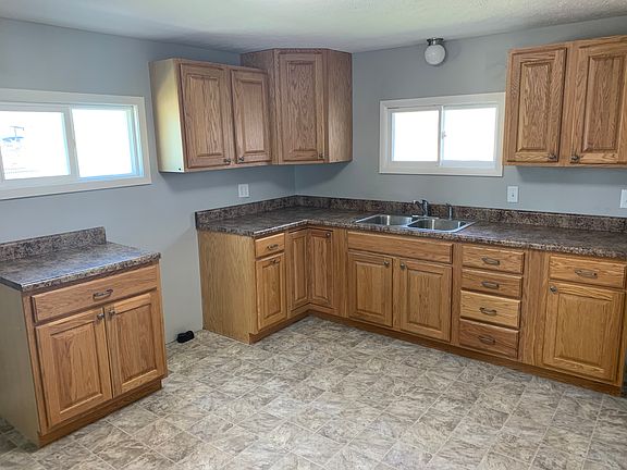 2nd image of 663 W B St