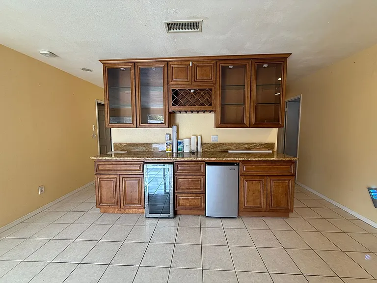 640 Felicita Ave — Photo 15