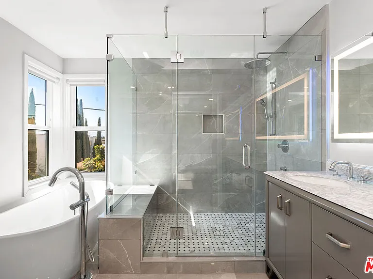 849 N Alta Vista Blvd — Photo 12