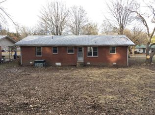 126 Shelton St, Linden, TN 37096