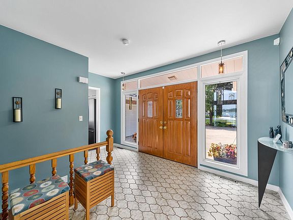 5th image of 26029 Lake Dr