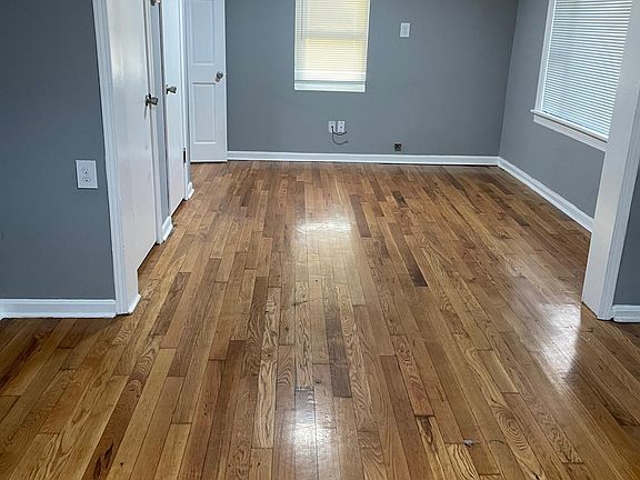 4th image of 3722 Marvin Ave