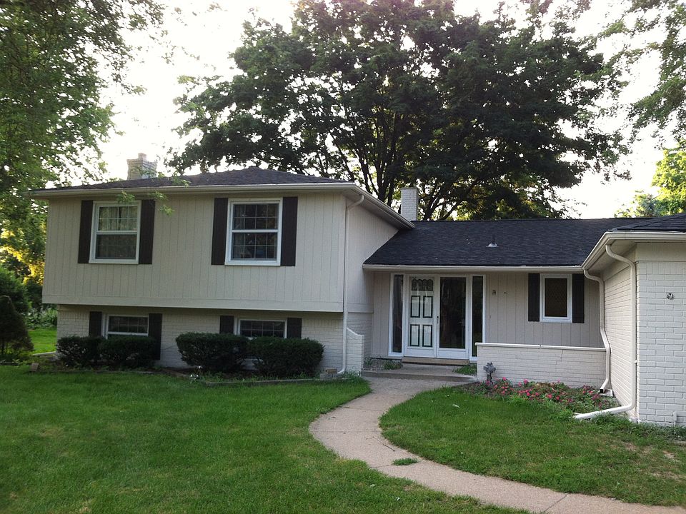 1st image of 675 Fox River Dr