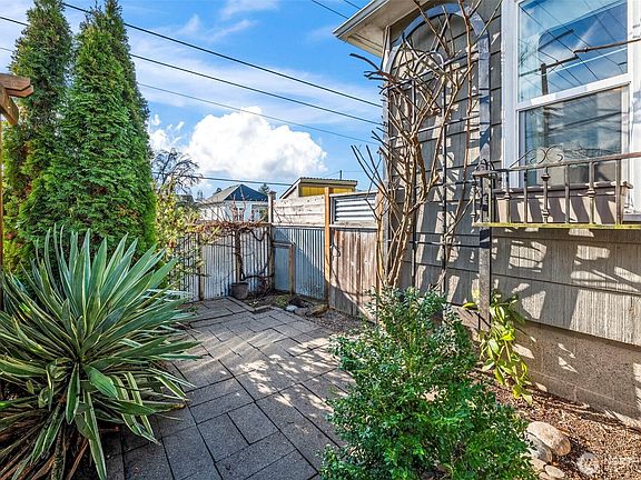 5th image of 1103 Cogean Avenue