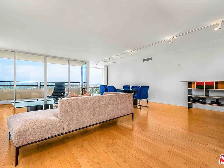 4316 Marina City Dr #1033 — Photo 7