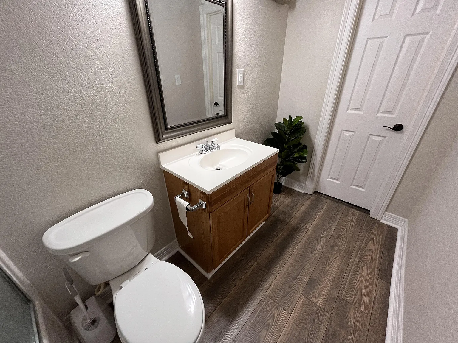 4 bed, 2.5 bath, 2044 sqft, $702 — Photo 4