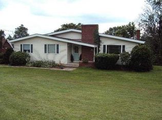 102 Longvue Dr, Harmony, PA 16037